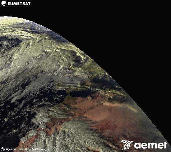 Esta imagen se genera utilizando informacin de los canales visibles del satlite METEOSAT perteneciente a la segunda generacin de satlites Meteosat (MSG). Por ese motivo, slo hay informacin en la zona iluminada por el sol. Adems, los canales han sido normalizados para que el brillo no dependa de la posicin del sol. sbado, 06 diciembre 2025 a las 17:00