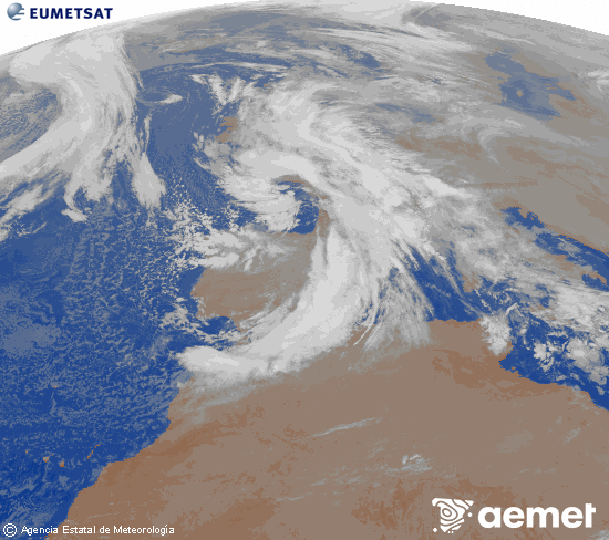 Imagen de la zona de Europa y Norte de �frica del canal infrarrojo del sat�lite Meteosat operacional en 0�N 0�W, procesada para darle color.&nbsp;diumenge, 21 de desembre  2025 23:00