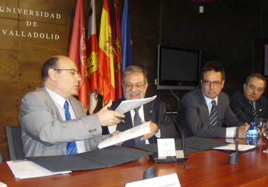Momento de la firma del convenio